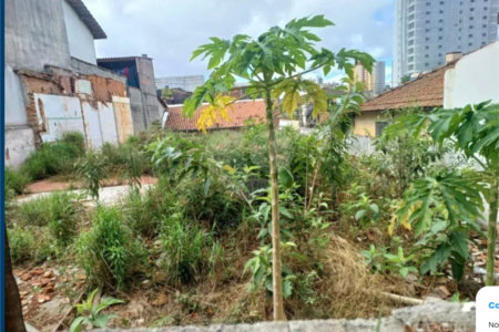 Terreno à venda localizado na Rua Francisca de Bartolo Nascimento, em Mauá
