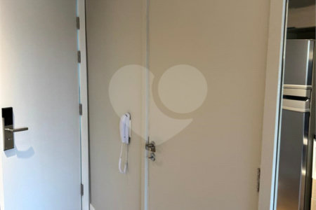 STUDIO EM MOEMA COM 1DORM AR CONDICIONADO EM MOEMA