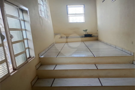 Sobrado à venda com 3 quartos, sendo 1 suíte, em Parque Residencial Maria Stella Faga, São Carlos, SP