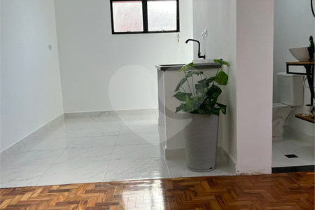 Apartamento à venda - Saúde.