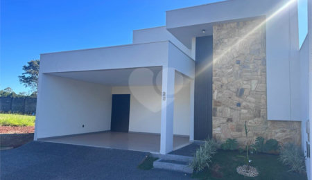 Casa à venda com 3 quartos, sendo 1 suíte,  no condomínio Recanto do Sabia, São Carlos - SP