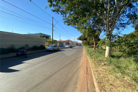 Área de terra para venda no Jardim Embaré,