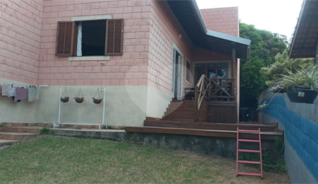 Chácara à venda com 3 quartos, sendo 2 suítes, em Monterrey, Louveira, SP