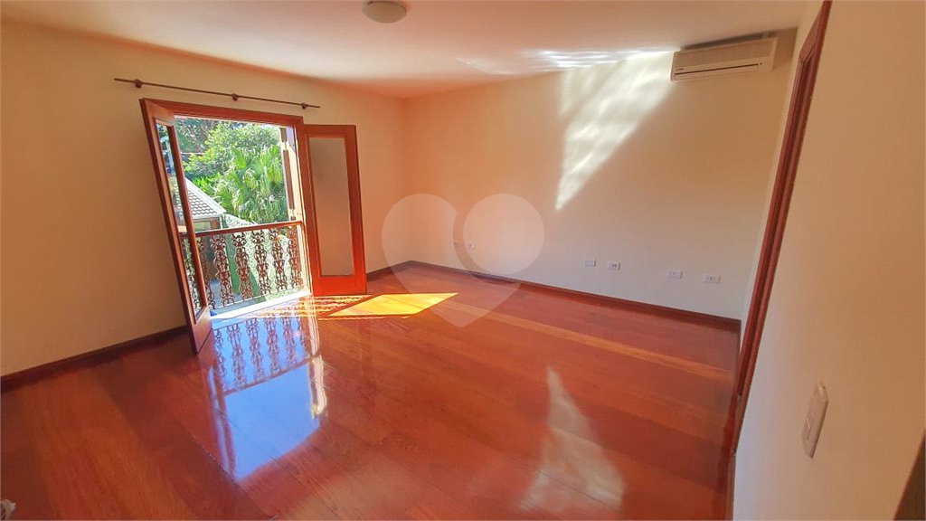 Casa à venda com 4 quartos, sendo 3 suítes, em Interlagos, São Paulo, SP