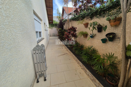 Casa à venda com 3 quartos, sendo 1 suíte, em Vila Esperia Ou Giglio, Atibaia - SP