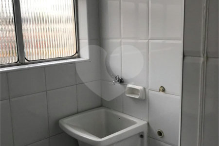 Apartamento 2 dormitórios à venda na Vila mariana.
