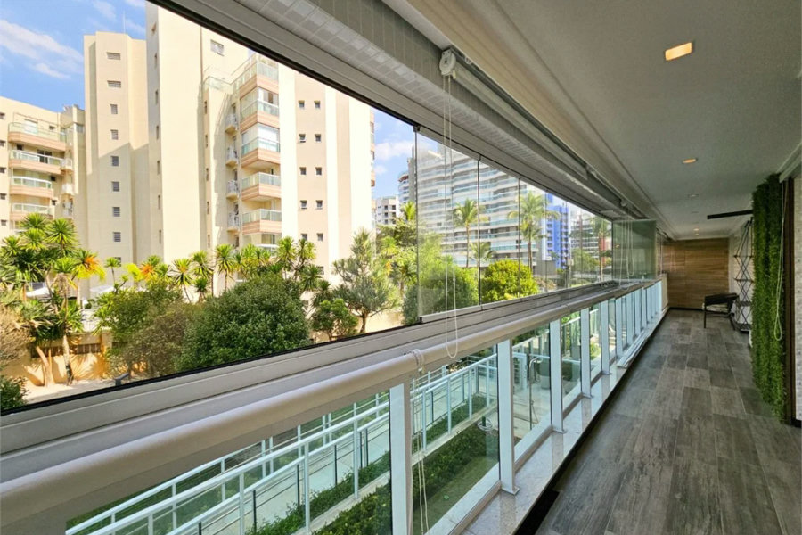 Apartamento à venda com 4 quartos, sendo 3 suítes, em Riviera de São Lourenço, Bertioga, SP
