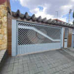 Casa com 183m², 3 dormitórios, 2 vagas, à venda em Santo André