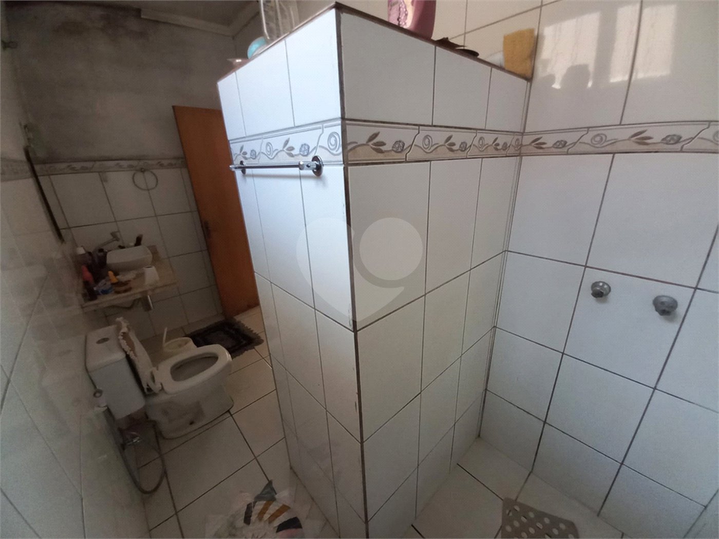 Casa térrea com 2 dormitórios.