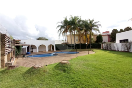Casa térrea no Condomínio Faber I.