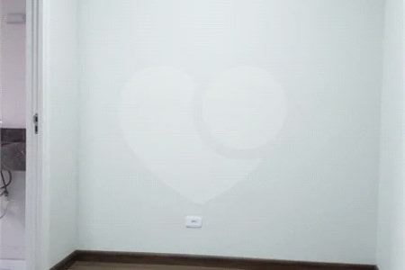Sobrado novo com 3 suítes, 4 vagas, espaço gourmet com churrasqueira, jardim de inverno e acabamento premium. Conforto, modernidade e sofisticação.