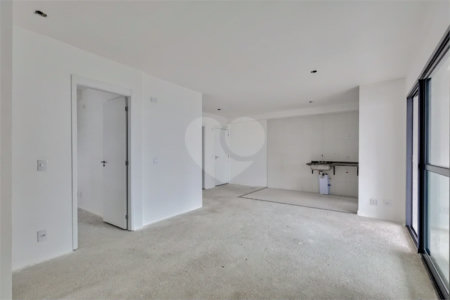 Apartamento à venda com 3 quartos, sendo 1 suíte,  em Alto da Boa Vista, São Paulo, SP