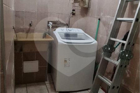 Casa térrea para venda em Araraquara.