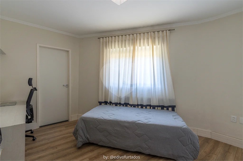 Casa à venda com 4 suítes no condomínio Vale da Santa Fé, Vinhedo - SP