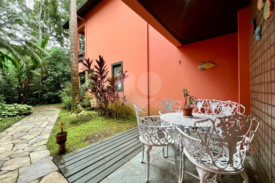 Villagio à venda com 2 suítes em Riviera de São Lourenço, Bertioga, SP