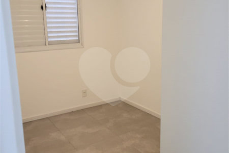 Apartamento à venda no Bom Retiro com 2 dormitórios