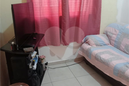 Encantadora Casa de Vila em ótima localização.