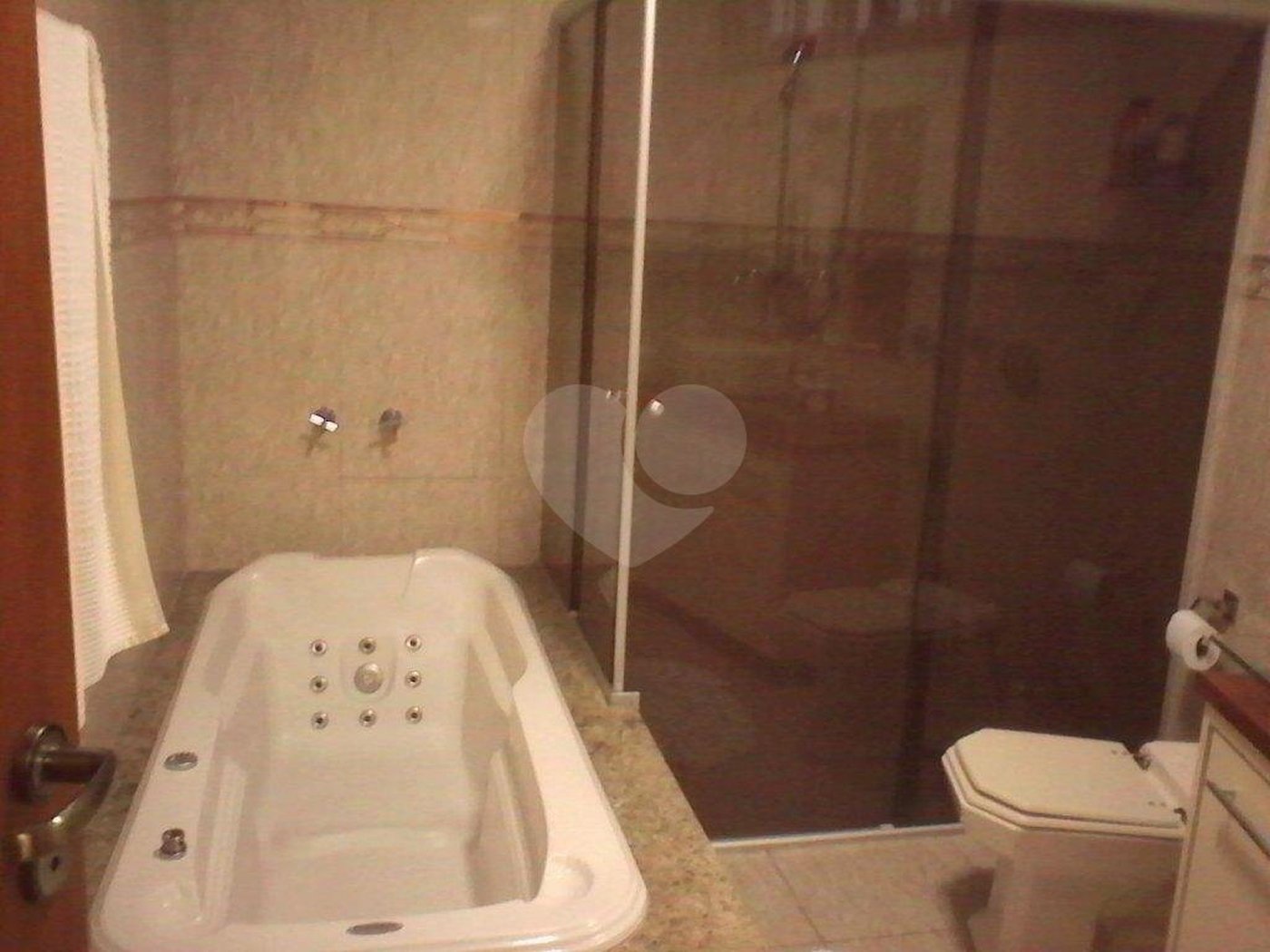 CASA TÉRREA ASSOBRADADA A VENDA NO TREMEMBÉ - 4 DORMS (2 SUÍTES), CHURRASQUEIRA E 4 VAGAS DE GARAGEM