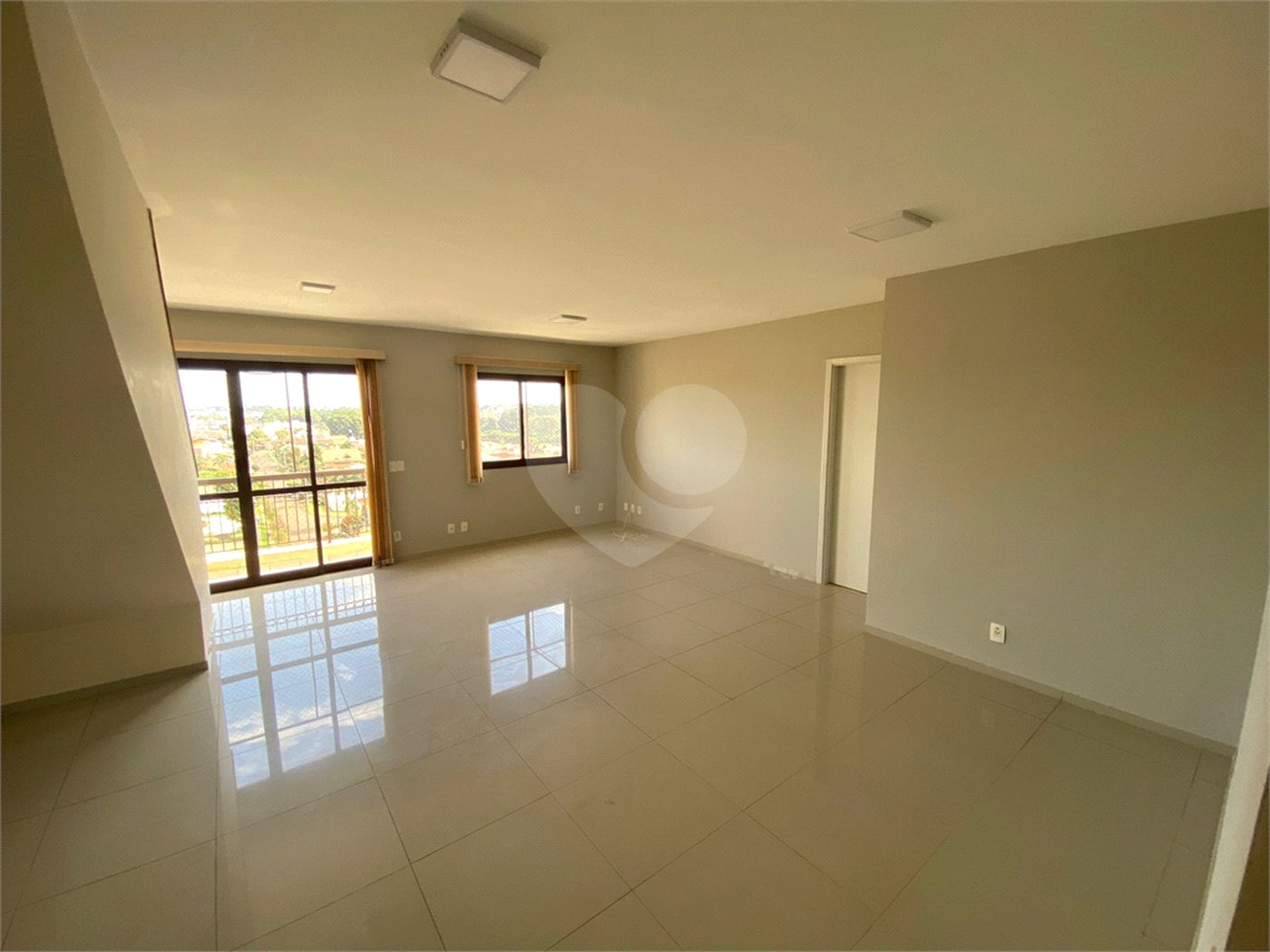 Apartamento Duplex no Condomínio Giardino de Rovello