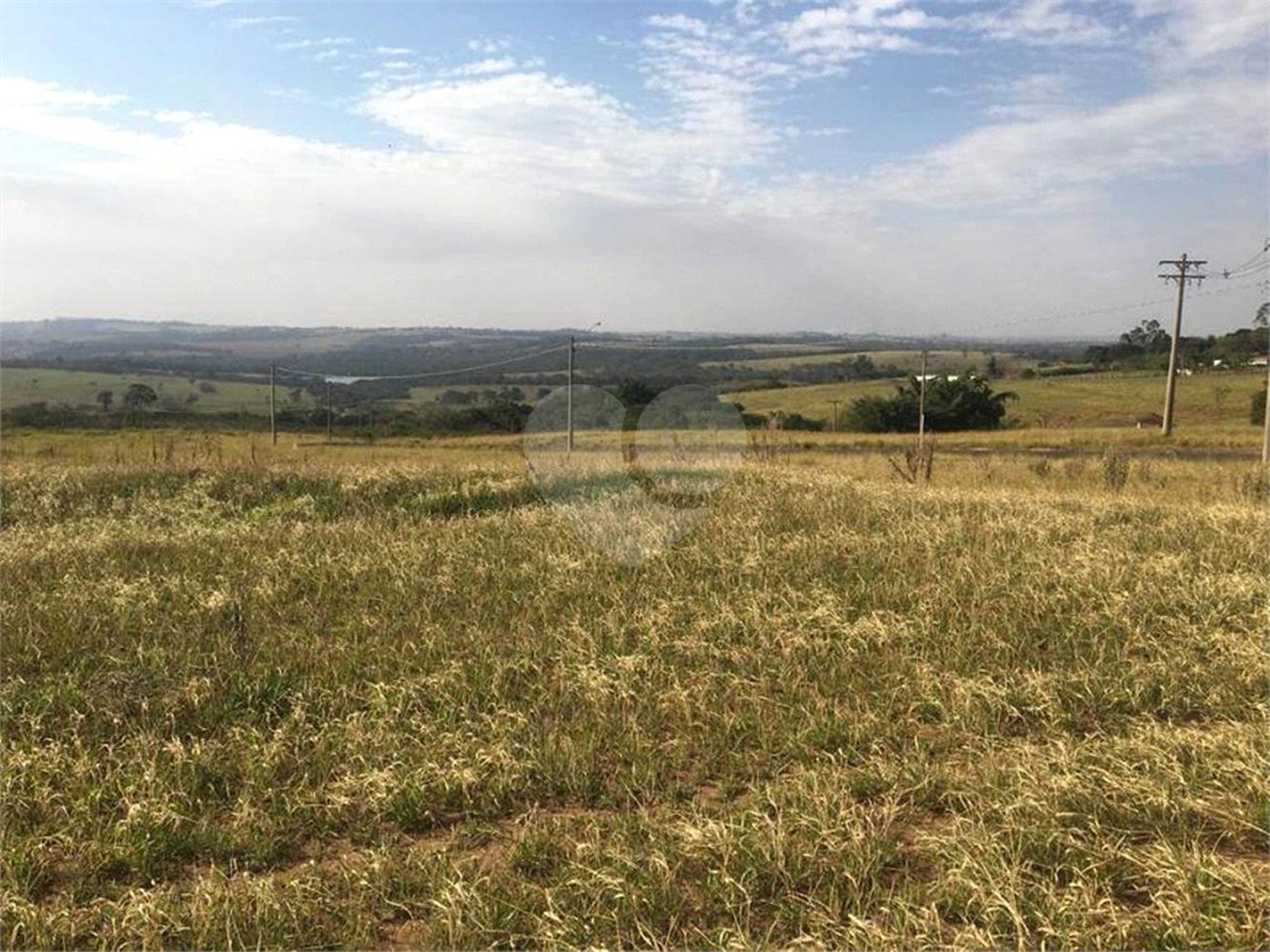 Terreno com 1.000,00 m² de área.