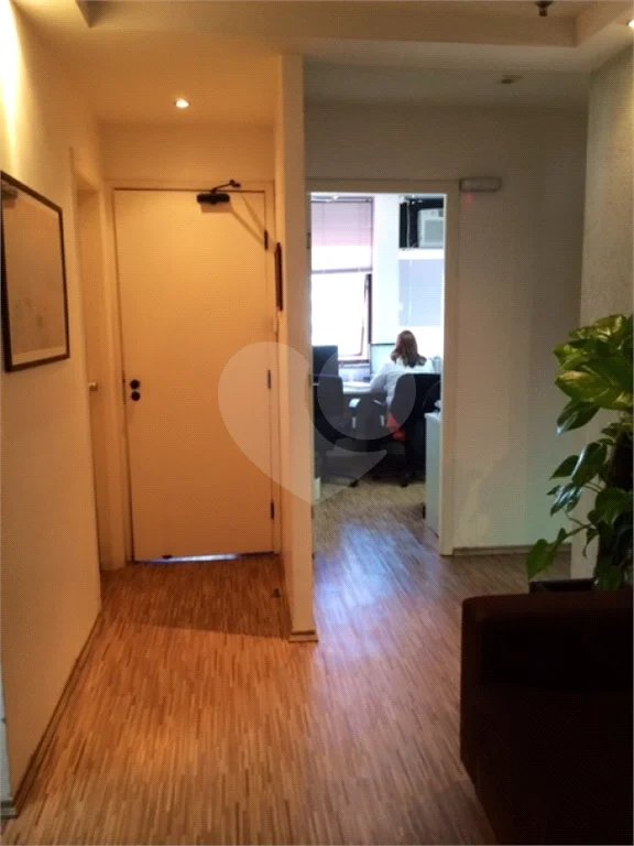 Excelente conjunto comercial com 247 m2 e 8 vagas à venda no Paraíso