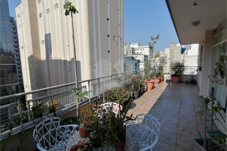 APARTAMENTO COBERTURA Á VENDA COM 200m2 ÍCONE NA BELA VISTA