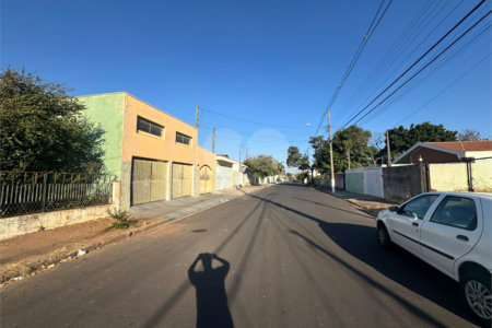 Terreno á venda na Vila Prado com 250m2, em São Carlos.