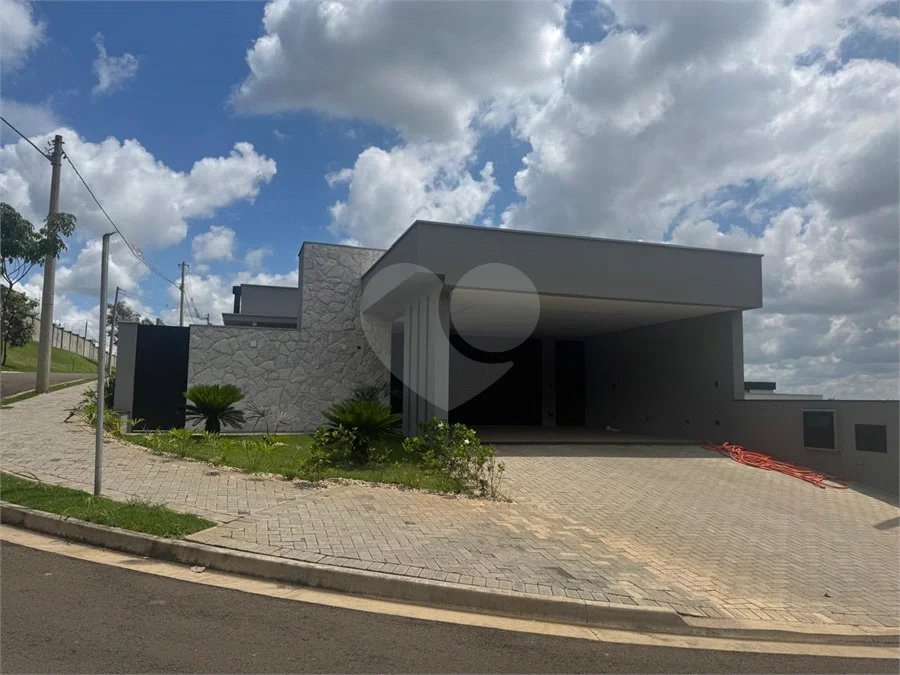 Casa térrea com 3 suítes á venda no Damha 2 de Piracicaba - SP.