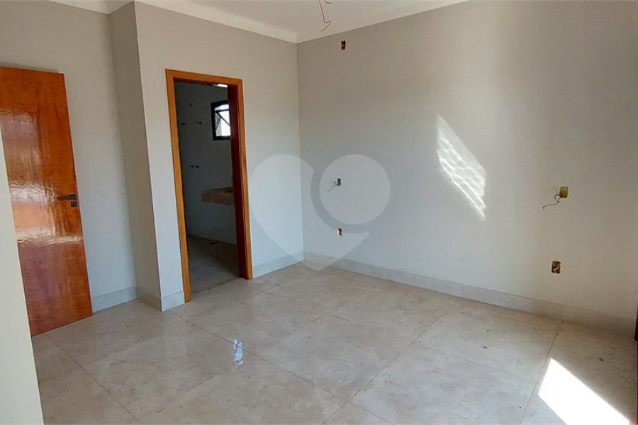 Casa à venda com 3 quartos, sendo 1 suíte,  no condomínio Residencial Mônaco, Piracicaba - SP