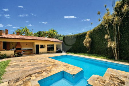 Casa á venda – Granja Viana