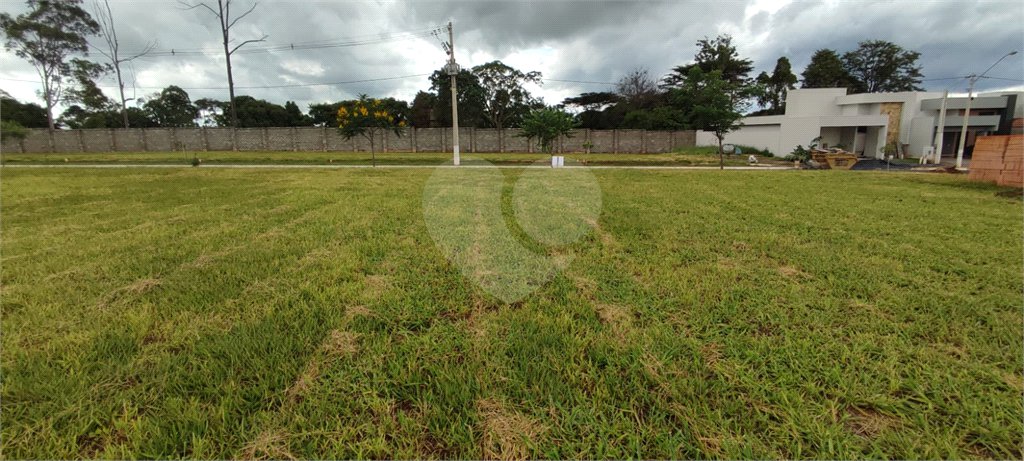Terreno à Venda em São Carlos, no bairro Residencial Samambaia