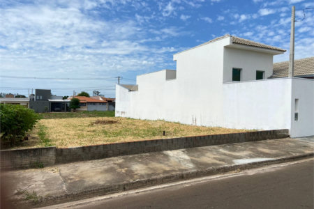 Terreno plano com 250,00 m²