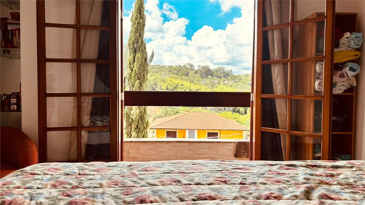 Sobrado à venda com 3 quartos, sendo 1 suíte,  em Chácara Recanto Verde, Cotia, SP