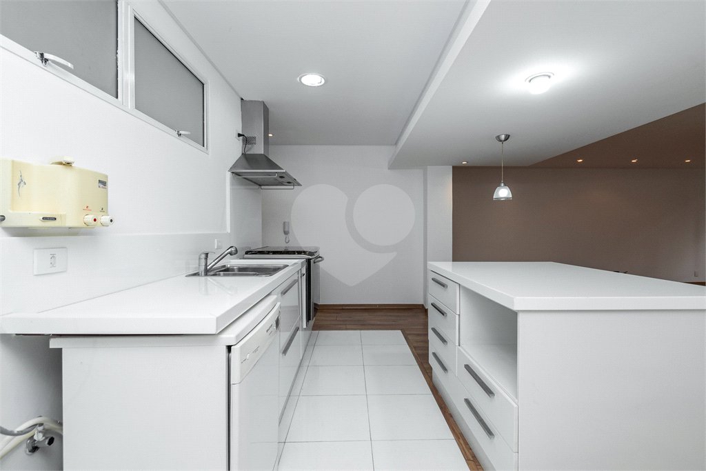 Apartamento à venda ou para alugar com 3 quartos, sendo 1 suíte, em Itaim Bibi, São Paulo, SP