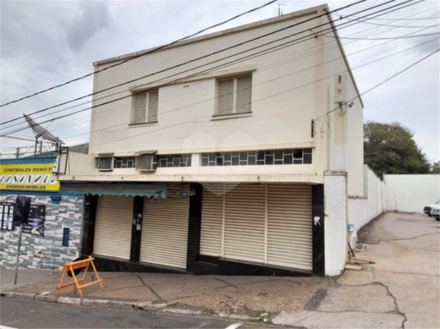Prédio Comercial na Av. São Carlos - Excelente Oportunidade no Centro da Cidade