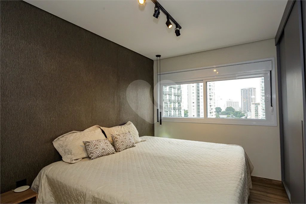 Apartamento para alugar com 3 suítes em Santo Amaro, São Paulo, SP