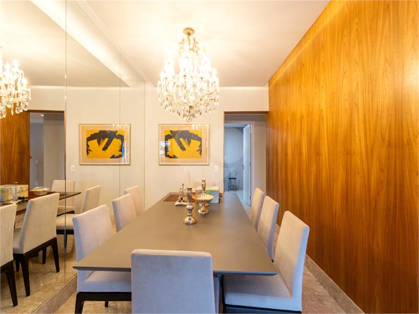 Apartamento a venda nos Jardins 262 m2, 3 suites e 3 vagas