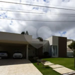 Casa à venda com 5 suítes no condomínio Ipe Velho, Vinhedo - SP