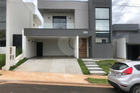 Casa à venda com 3 suítes no condomínio Parque Faber IV, São Carlos - SP