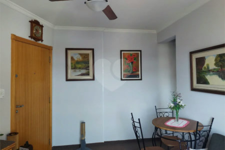 Apartamento de 70m² com 2 dormitórios e 1 vaga.