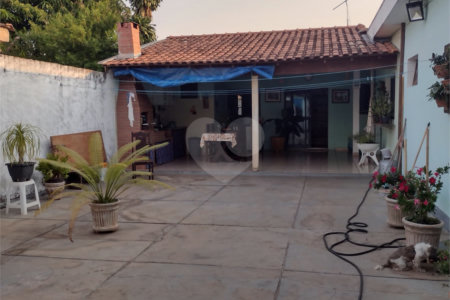 Casa térrea no Jardim Santa Felícia