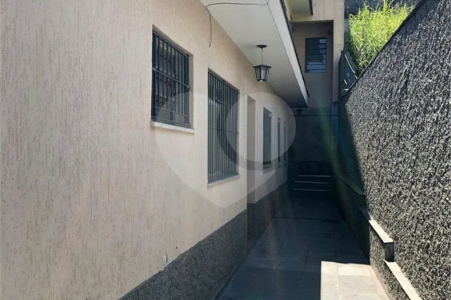 Casa com 03 dormitórios e 04 vagas Parada Inglesa