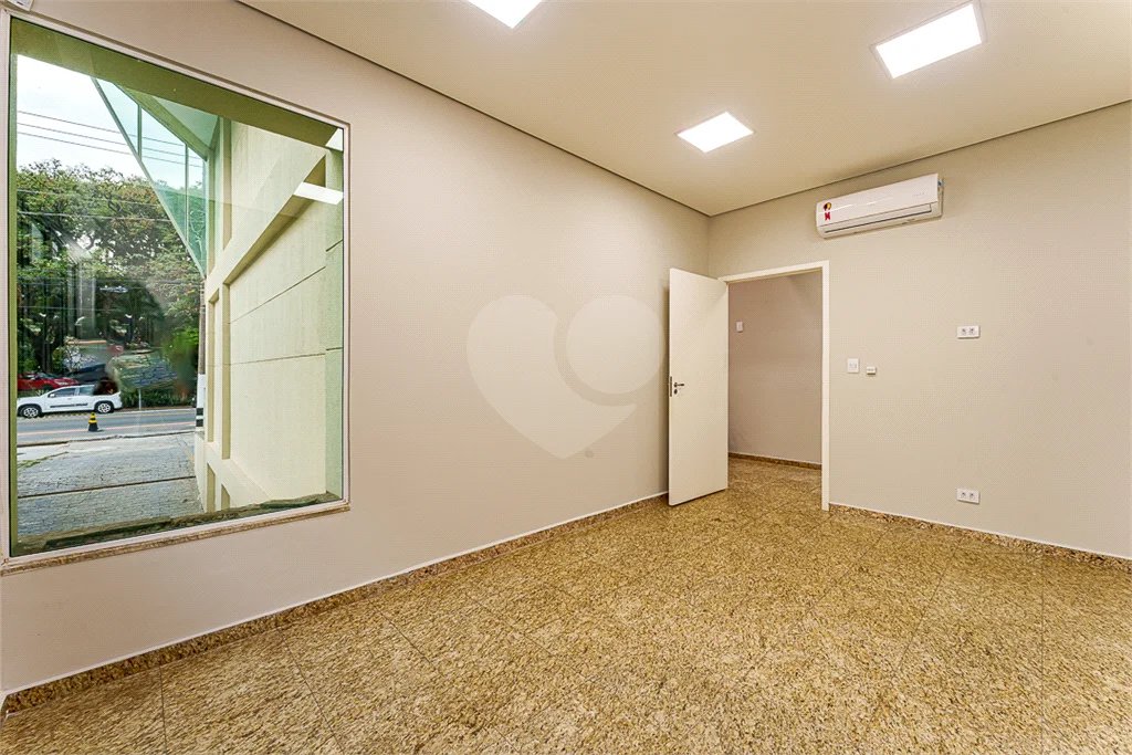 Prédio inteiro comercial á venda e locação na Vila Leopoldina.