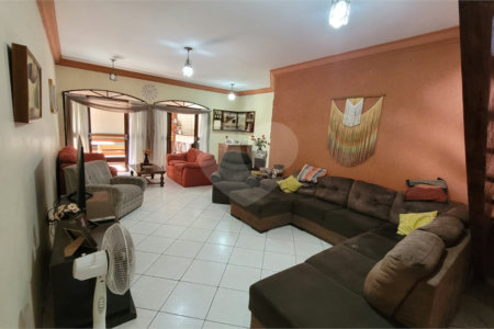 Casa em Condomínio, no Parque Sabará