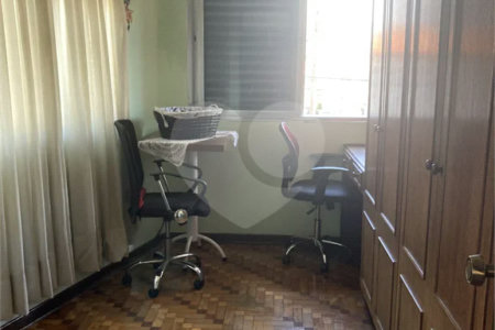 Casa com 4 dormitórios na Saúde.