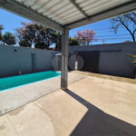 Dois imóveis em um terreno de 300 m² (12 x 25) - Com acesso independente
