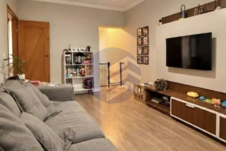 Casa à venda com 3 quartos, sendo 1 suíte, em Jardim Esmeralda, São Paulo - SP