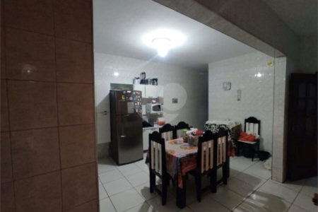 CASA A VENDA NO BAIRRO NOVO HORIZONTE COM 200M², 4 DORMITÓRIOS, 2 BANHEIROS, 2 VAGAS, SJC