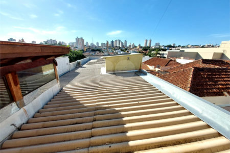 Casa residencial com ponto comercial a venda no Centro