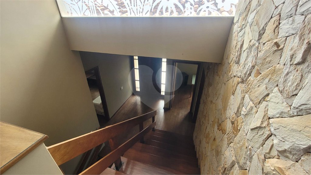 Casa à Venda . Aceita Permuta por Apto. ou Casa ,em Condomínio na Cidade São Paulo ou Bauru.